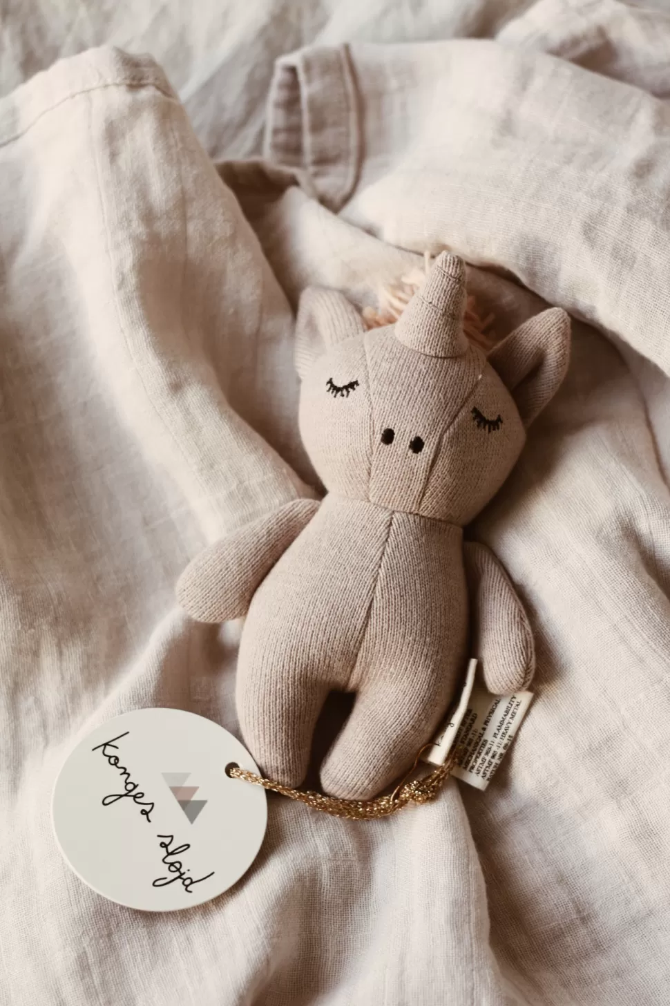 Shop Konges Slojd | Mini Unicorn | Knuffel Rammelaar Rose Fawn Baby Speelgoed